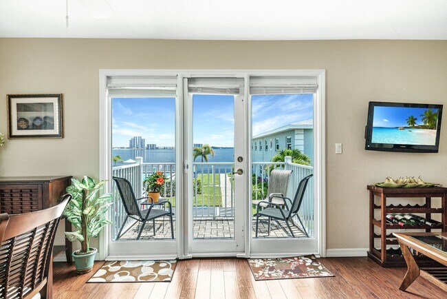 Building Photo - Palms at Waters Edge 3336-J8
