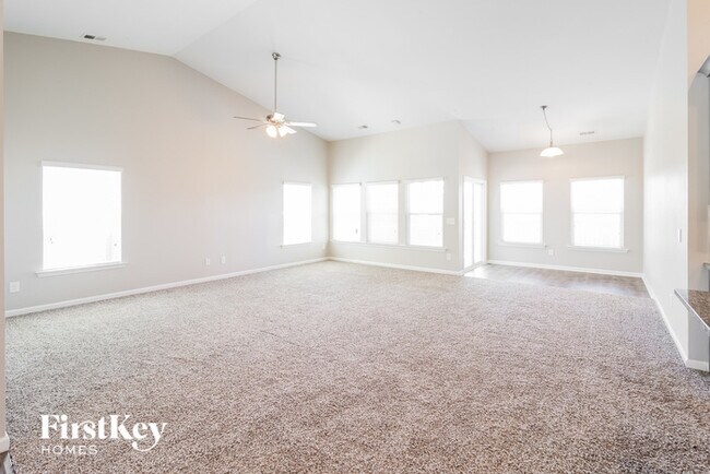 Building Photo - 301 Witch Hazel St