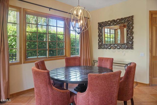 Foto del edificio - 550 N Indian Canyon Dr