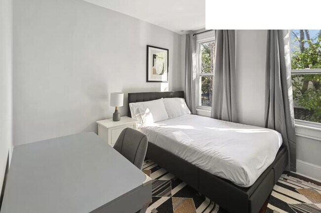 Building Photo - 2124 13th St SE