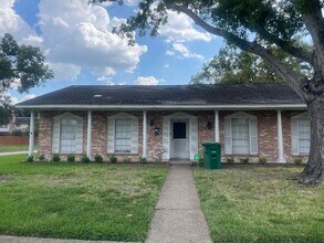 Building Photo - 9303 Roos Rd
