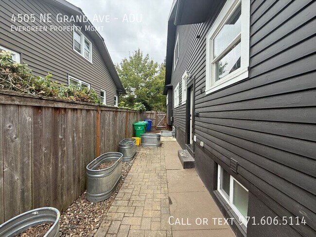 Foto del edificio - 4505 NE Grand Ave