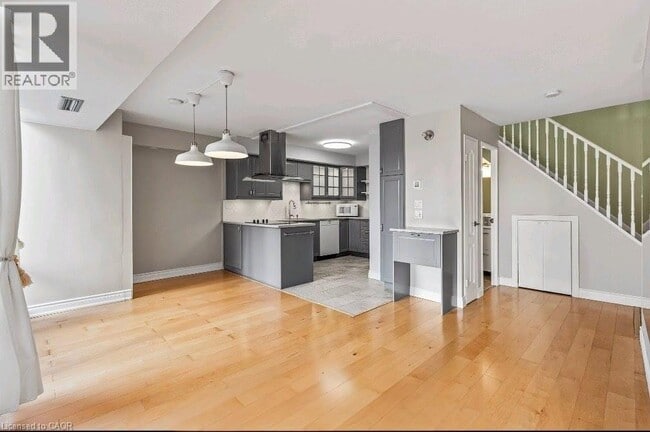 Building Photo - 1300 Marlborough Ct