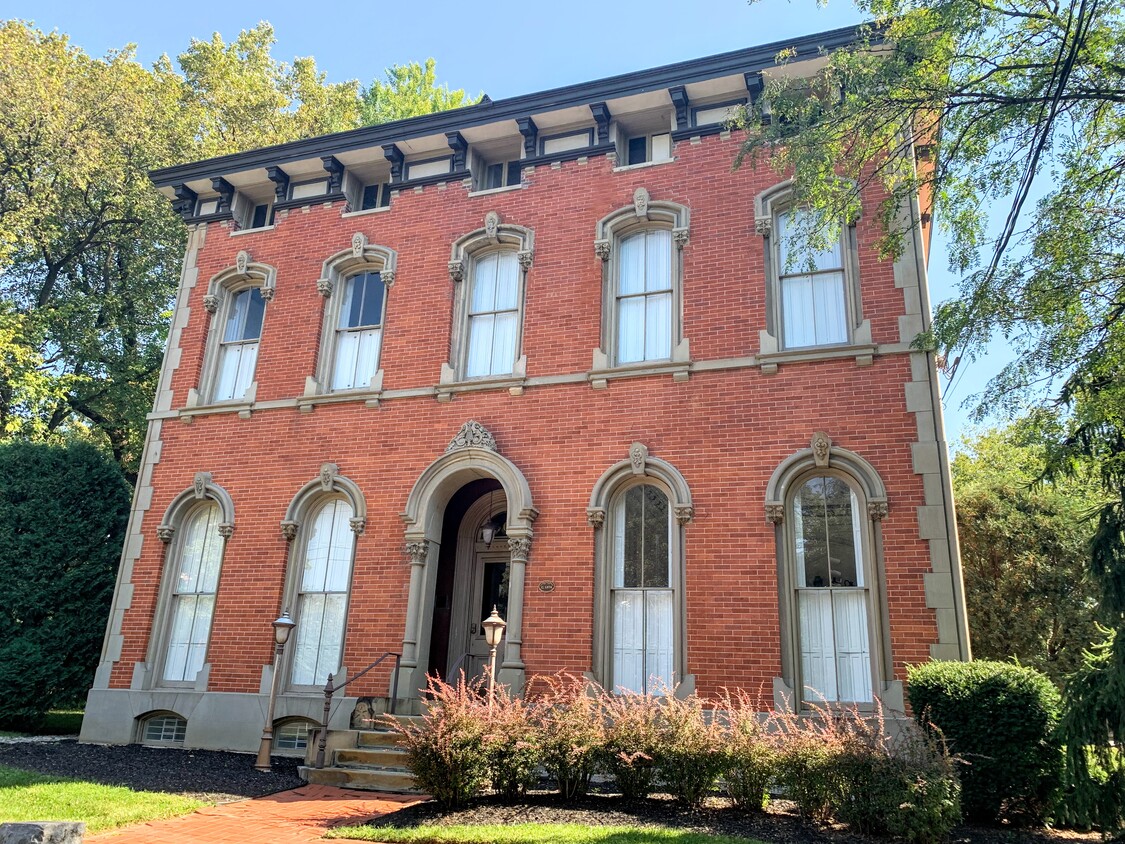 500 Garrard St Unit 2, Covington, KY 41011 Condo for Rent in