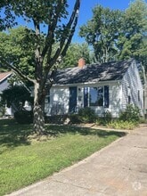 Building Photo - 351 19th Ave S