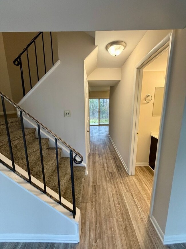 Building Photo - Welcome to White Chapel!