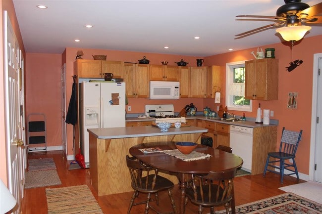 Building Photo - 320 Keith Hill Rd