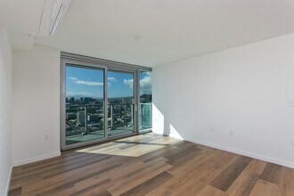 Building Photo - 1515 Liona St