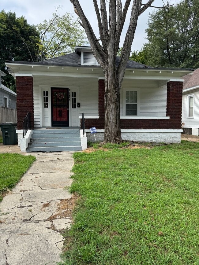 Building Photo - 1825 Faxon Ave