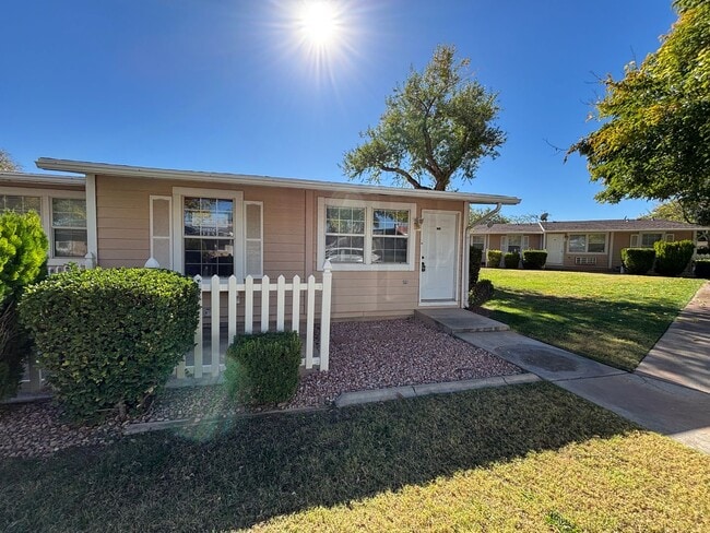 Building Photo - DARLING ONE BEDROOM FOR RENT!