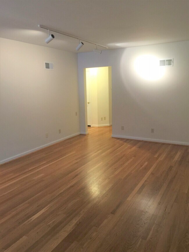 Foto del edificio - 3428 Linwood Ave