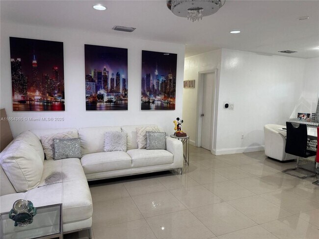 Foto del edificio - 16030 Miami Dr