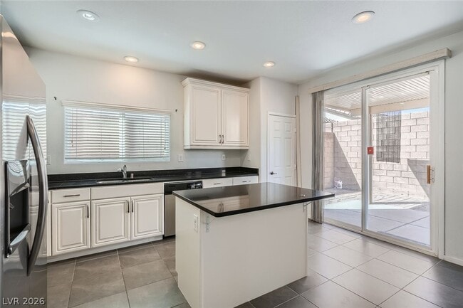 Building Photo - 11783 Red Water Ct