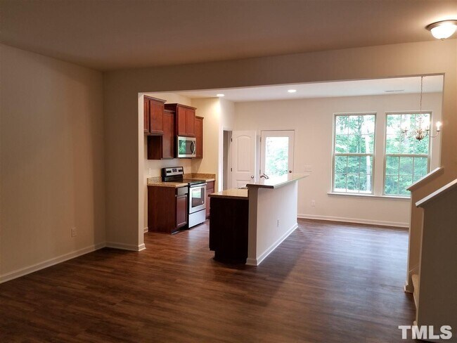 Building Photo - 81 E Grove Point Dr