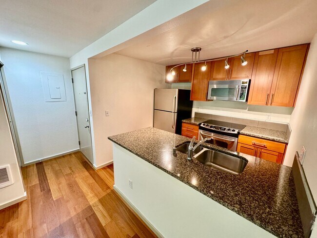 Foto del edificio - 2145 Dexter Ave N