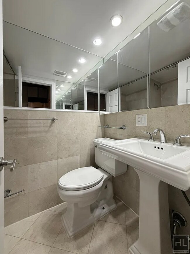 Foto del edificio - E 5TH ST.