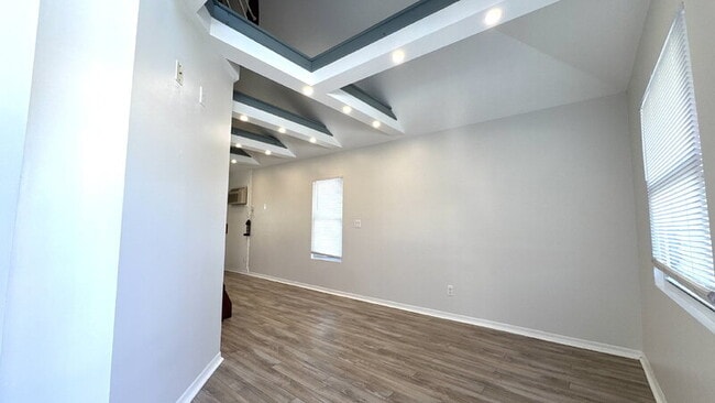 Photo - 215 N Wild Olive Ave Apartment