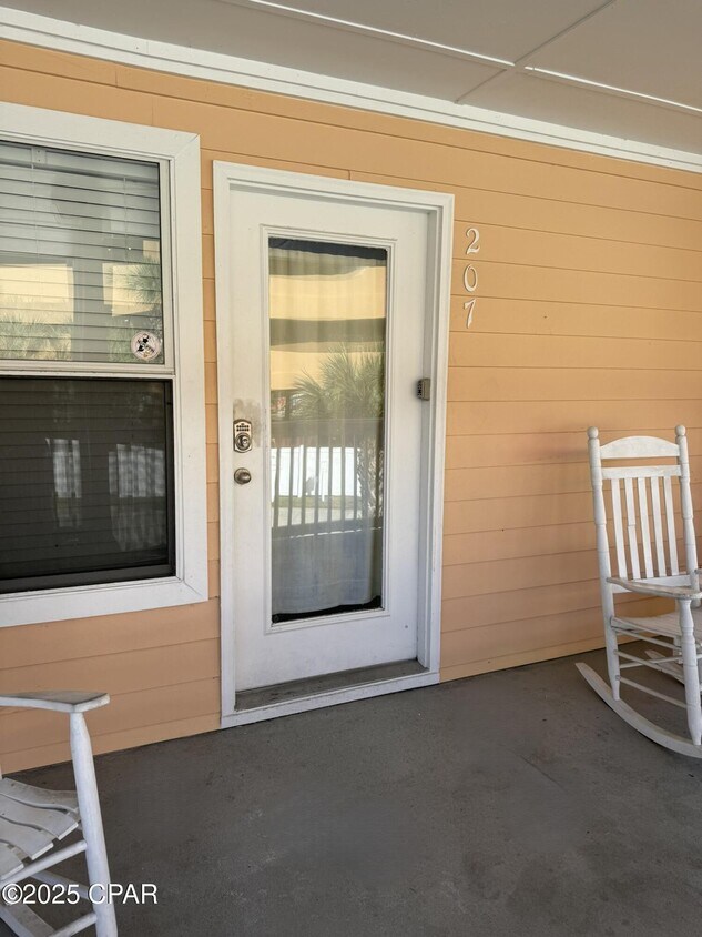 Foto principal - 17690 Front Beach Rd