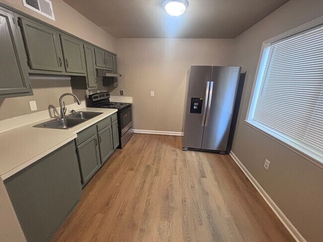 Building Photo - 201 S College Rd