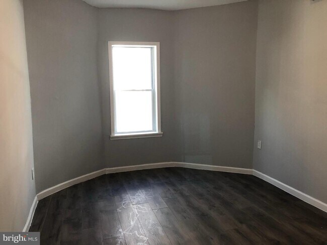Building Photo - 515 Brinton St