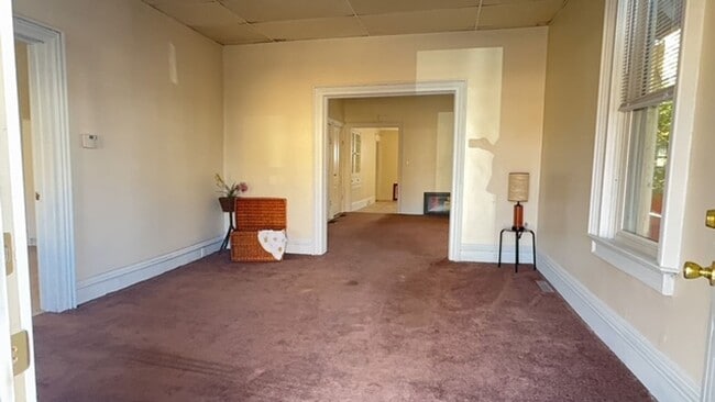 Foto del edificio - 629 Otter Ave