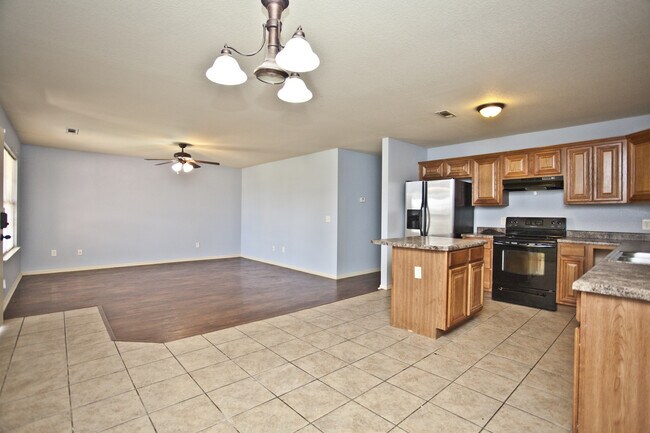 Foto del edificio - ***3014 S. "B" Street***