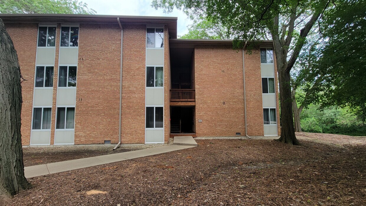 Primary Photo - 5821 Oakwood Dr