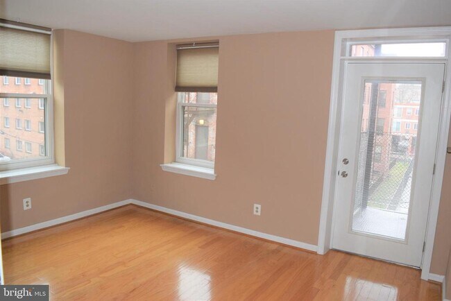 Foto del edificio - 1436 Meridian Pl NW