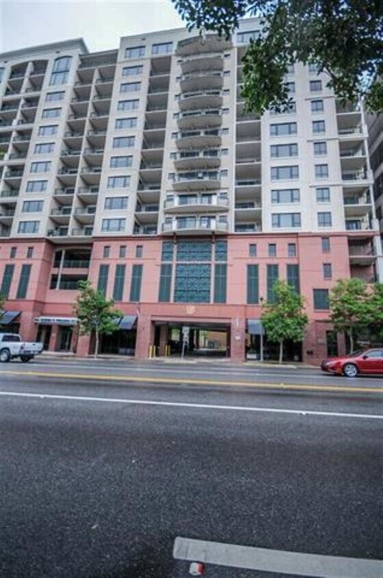 121 N Monroe St Unit 6004, Tallahassee, FL 32301 Condo for Rent in