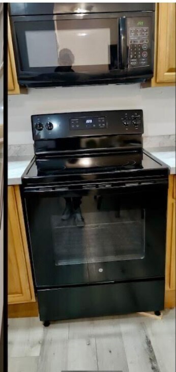 Building Photo - 9 Circuit Ave E