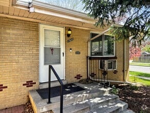 Building Photo - 4300 Umatilla St