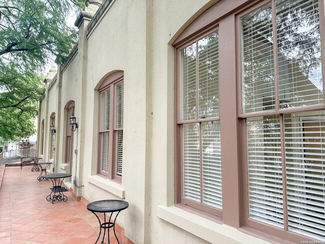 Building Photo - 245 Losoya St