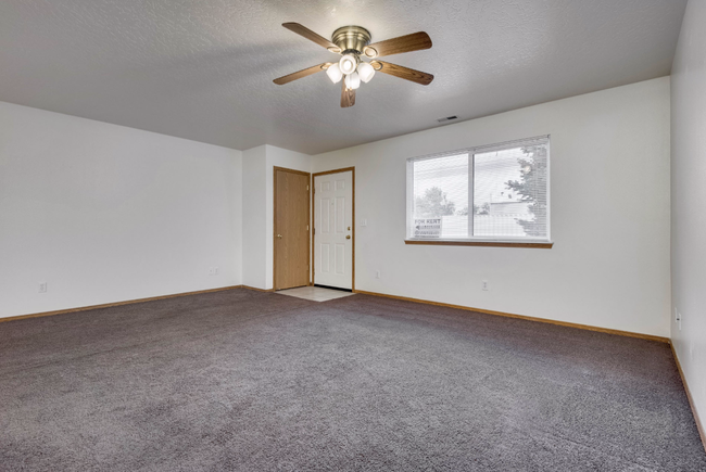 Building Photo - 1009 E Kuna Rd