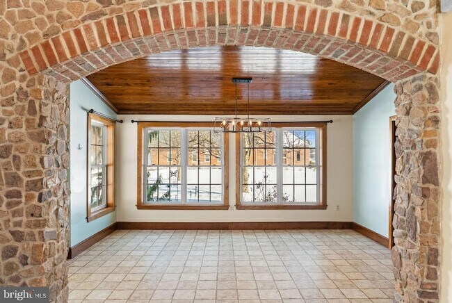 Foto del edificio - 6 McAllister Church Rd