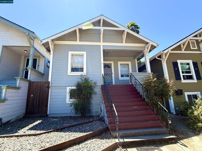 Building Photo - 821 Virginia St