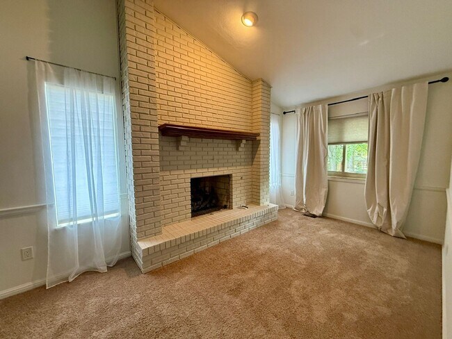 Foto del edificio - Available now-  4 Bedroom house in O'Fallon