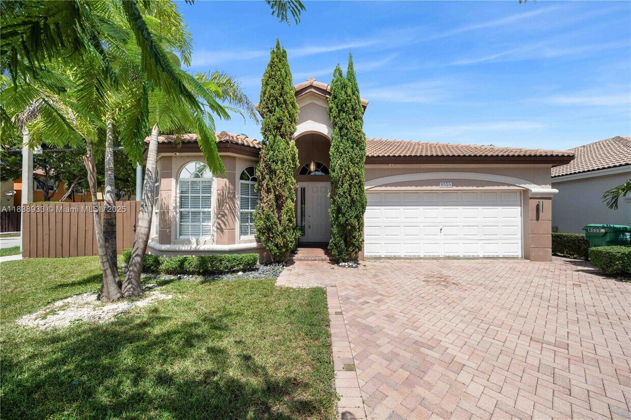 Foto principal - 8555 NW 111th Ct