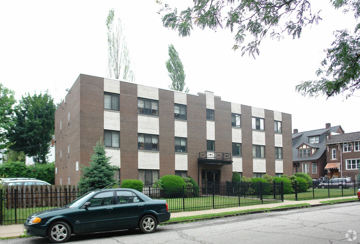 5728 Elwood St, Pittsburgh, PA 15232 Apartments in Pittsburgh, PA
