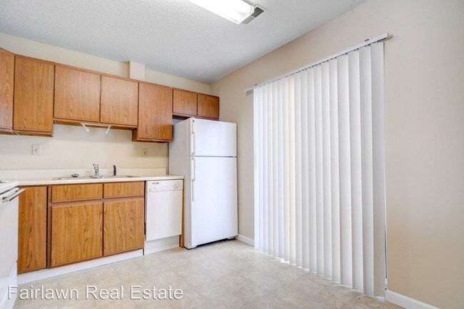 Building Photo - 302 E Fairlawn Dr
