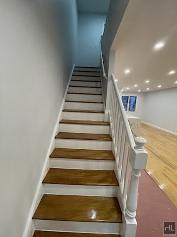 Building Photo - Amazing 3 Bed 3 Bath FRESH MEADOWS!!!