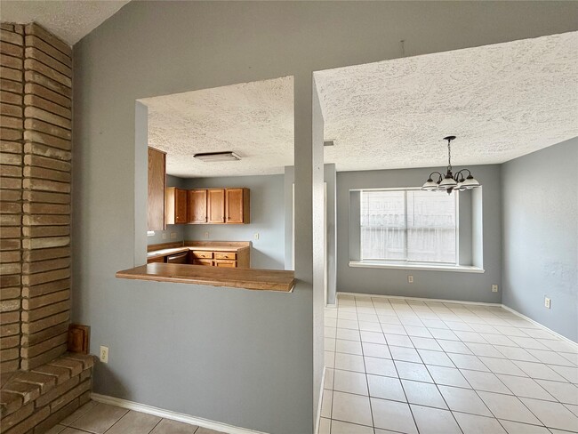 Building Photo - 13419 Klamath Falls Dr