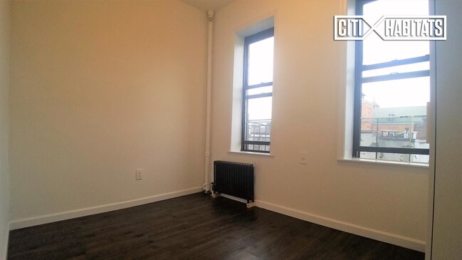 Building Photo - 406 E Fordham Rd