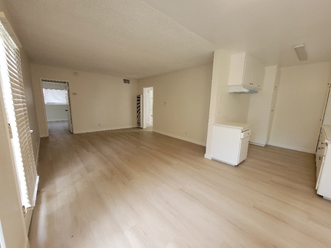 Foto del edificio - 13531 Wyandotte St