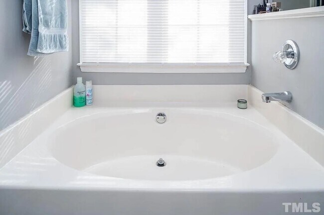 Foto del edificio - 303 Catlin Rd