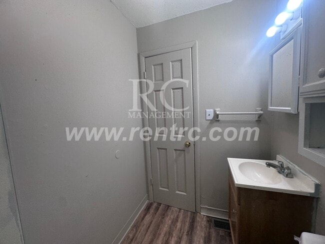 Foto del edificio - 1213 Giddings-