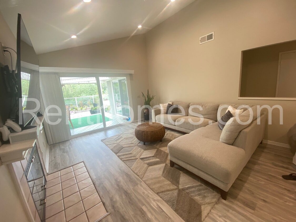 Primary Photo - Carmel Mt Ranch, 10346 Rancho Carmel Rd, G...