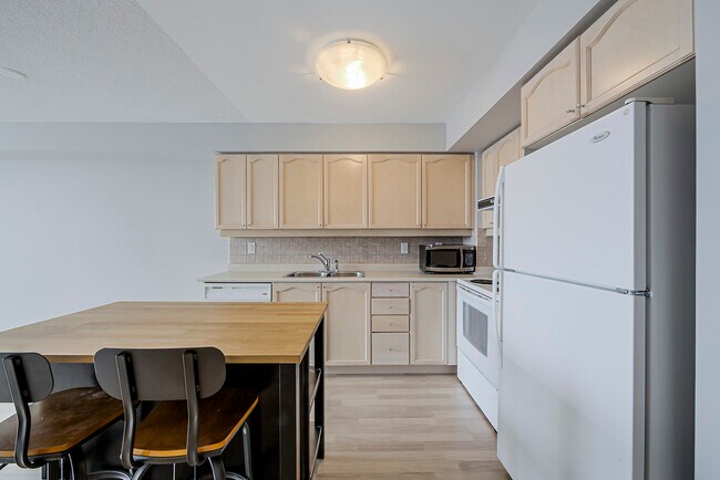 Photo du bâtiment - 710-1710 Humberwood Blvd