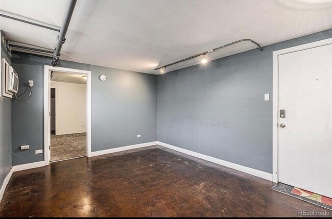 Foto del edificio - Great Capital Hill 1 Bedroom Garden Level Condo/ Utilities Included