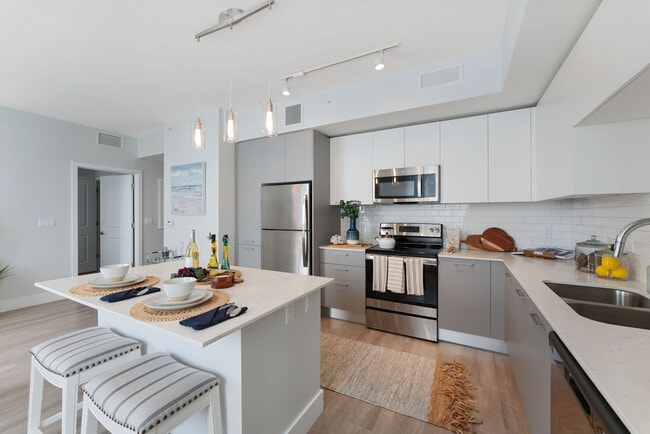 Building Photo - Marina del Sol