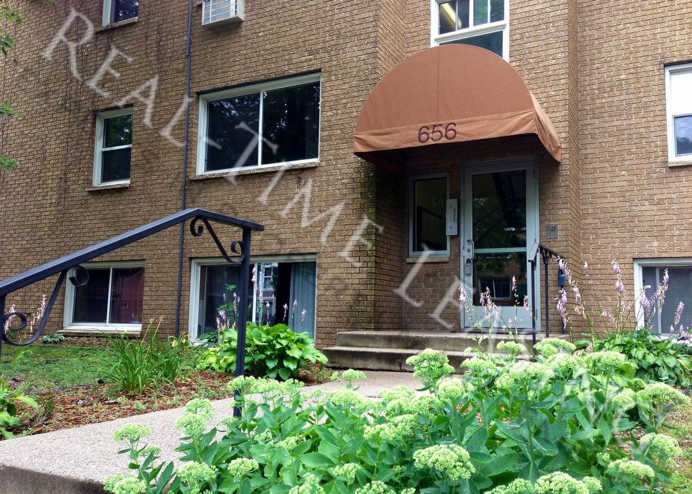 Primary Photo - 656 Ashland Ave